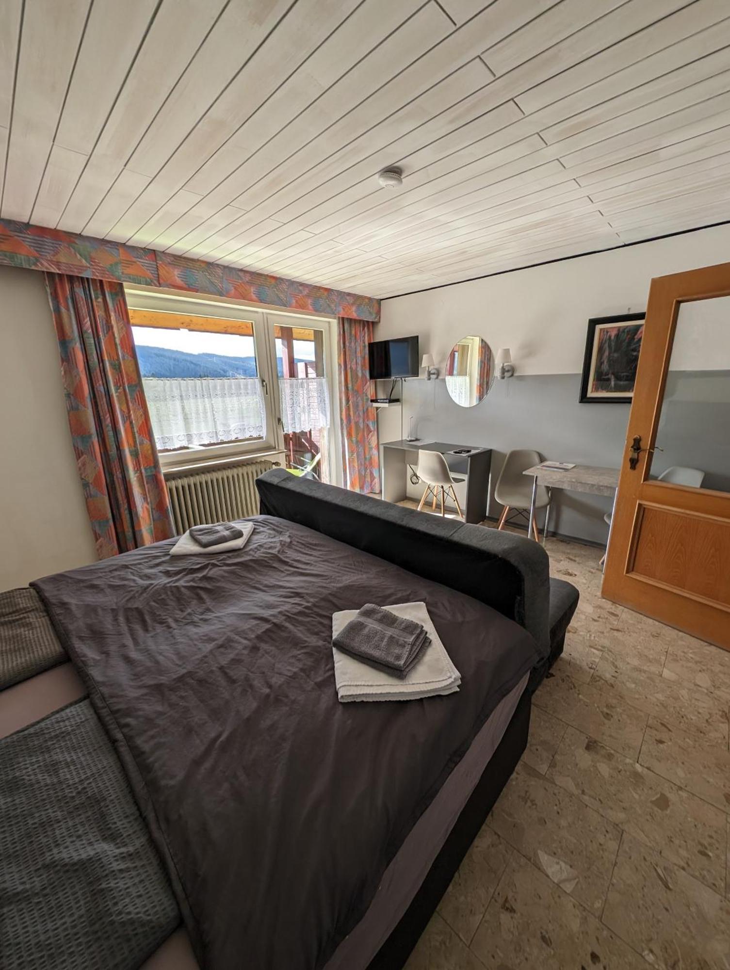B Und B Titisee Hotel Sonnenmatte Nahe Badeparadies Luaran gambar
