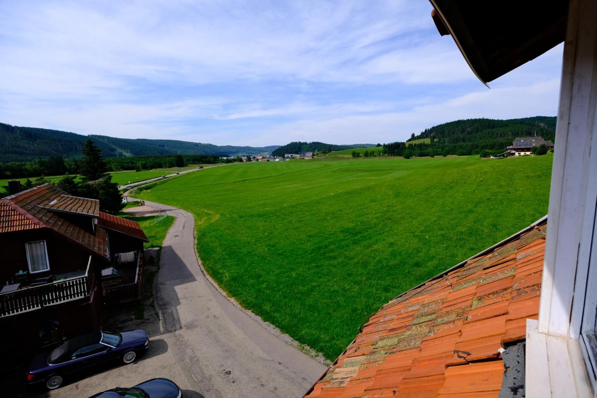 B Und B Titisee Hotel Sonnenmatte Nahe Badeparadies Luaran gambar