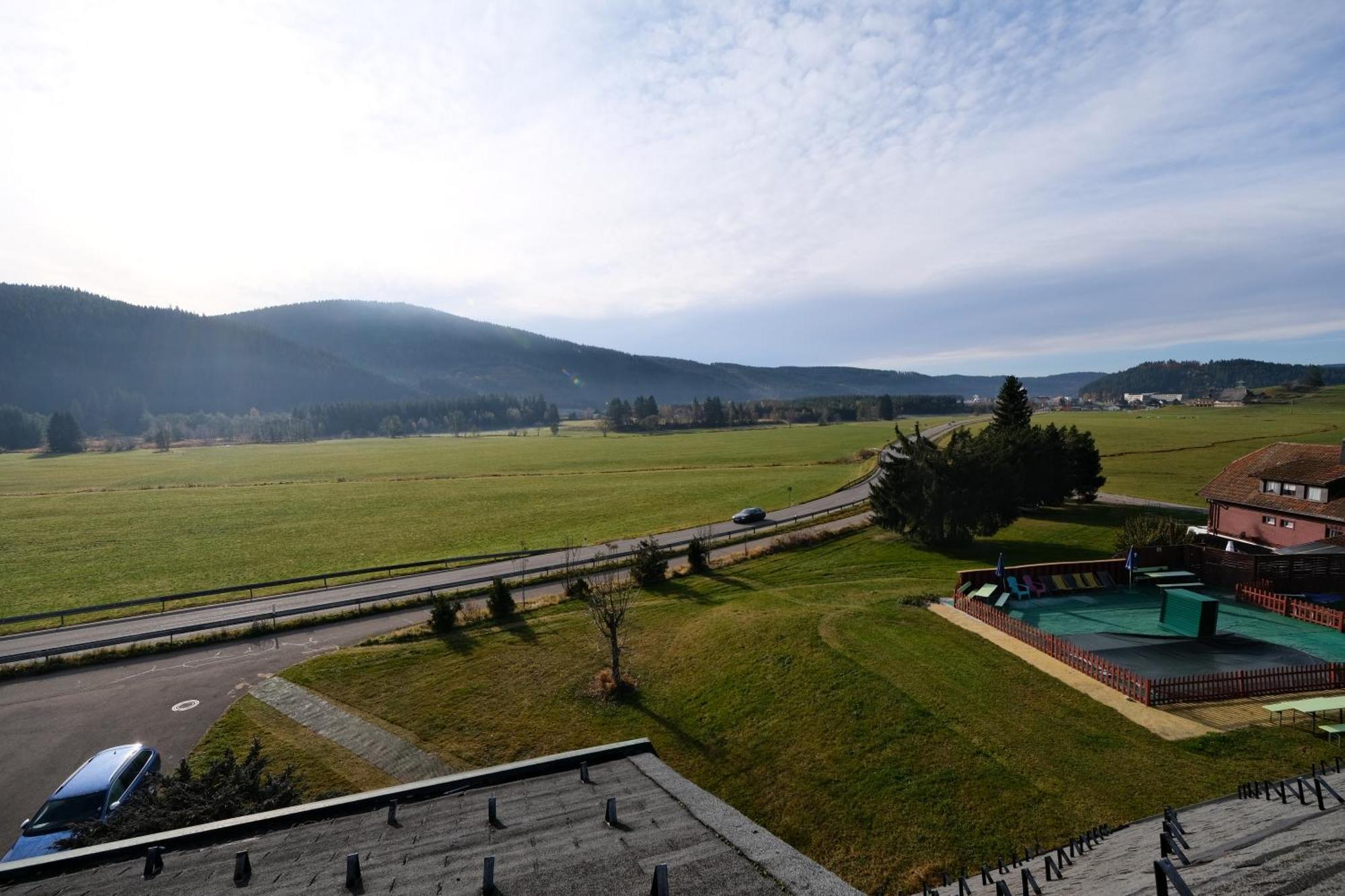 B Und B Titisee Hotel Sonnenmatte Nahe Badeparadies Luaran gambar